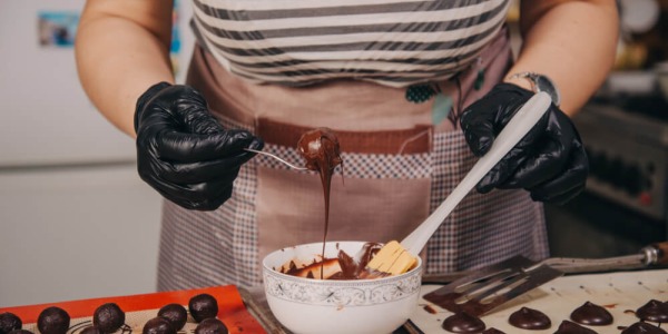 La magie des truffes au chocolat : découverte du processus de fabrication